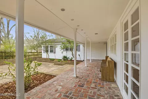 Exterior - 1439 Brecon Dr, Jackson, MS 39211 photo 7 of 14