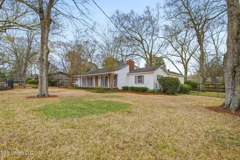 Exterior - 1439 Brecon Dr, Jackson, MS 39211 photo 3 of 14