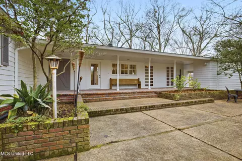 Exterior - 1439 Brecon Dr, Jackson, MS 39211 photo 8 of 14