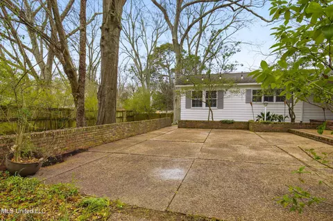 Exterior - 1439 Brecon Dr, Jackson, MS 39211 photo 11 of 14