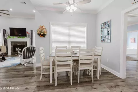 Dining - 263 Lighthouse Ln, Brandon, MS 39047 photo 3 of 4