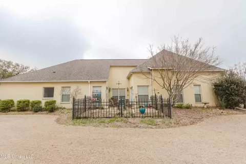 Exterior - 263 Lighthouse Ln, Brandon, MS 39047 photo 1 of 3