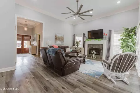 Entry Way - 263 Lighthouse Ln, Brandon, MS 39047 photo 3 of 4