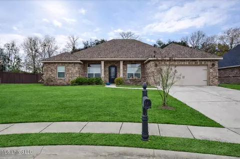 7961 Village Green Dr, Biloxi, MS 39532