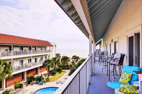 1453 E Beach Blvd #313, Pass Christian, MS 39571