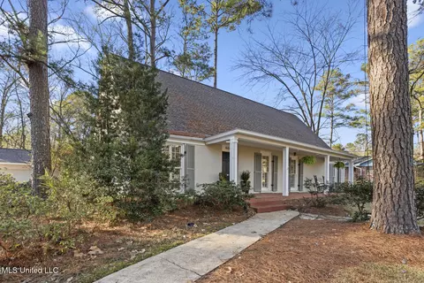 4465 Wedgewood St, Jackson, MS 39211 photo 2