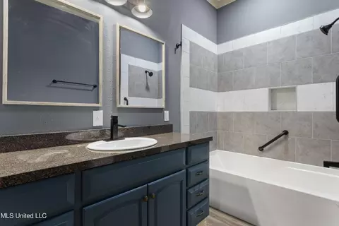Bath - 4418 Welch Ave, Moss Point, MS 39563 photo 5 of 7