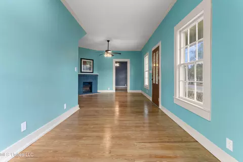 Living - 4418 Welch Ave, Moss Point, MS 39563 photo 2 of 6