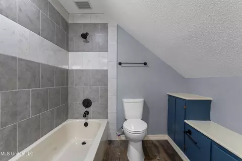Bath - 4418 Welch Ave, Moss Point, MS 39563 photo 6 of 7
