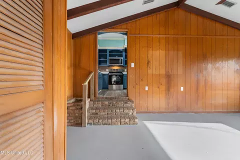 Entry Way - 4418 Welch Ave, Moss Point, MS 39563 photo 2 of 5