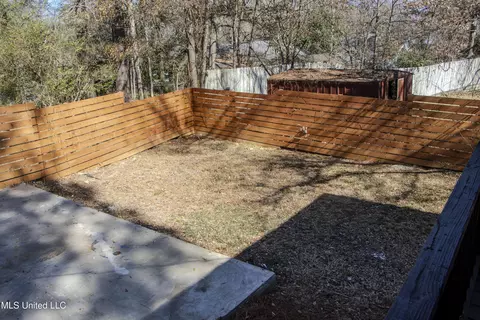 Exterior - 404 Downing St, Jackson, MS 39216 photo 3 of 8