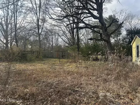 Exterior - 4413 Dixie Dr, Jackson, MS 39209 photo 4 of 4