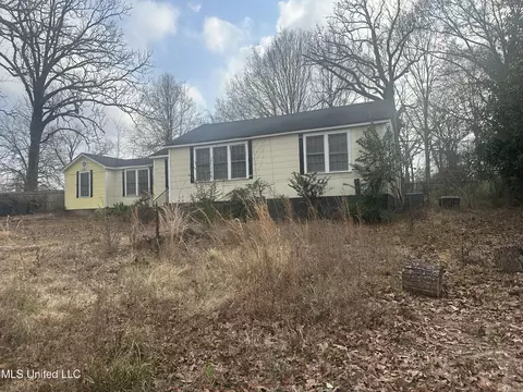 Exterior - 4413 Dixie Dr, Jackson, MS 39209 photo 2 of 4