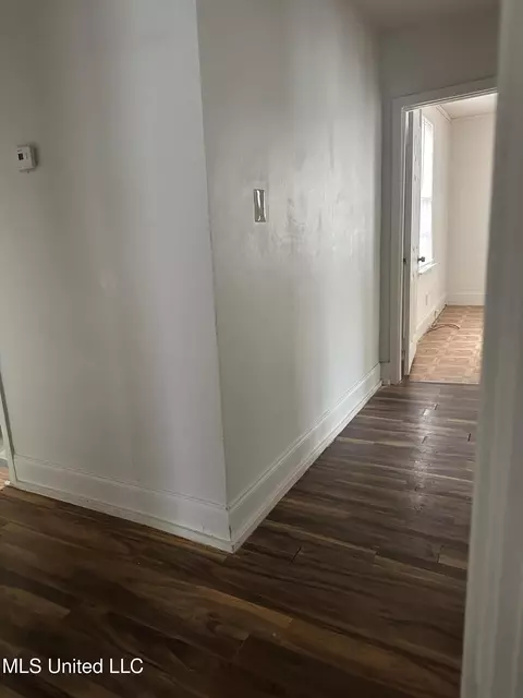 Entry Way - 4413 Dixie Dr, Jackson, MS 39209 photo 2 of 2