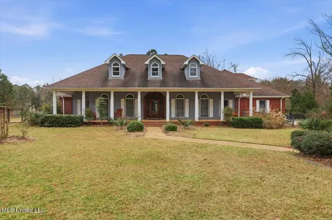 112 Saddle Creek Cv, Canton, MS 39046