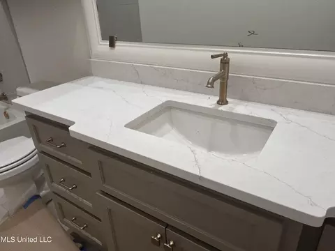 Bath - 900 Fairburn Ct, Madison, MS 39110 photo 6 of 7