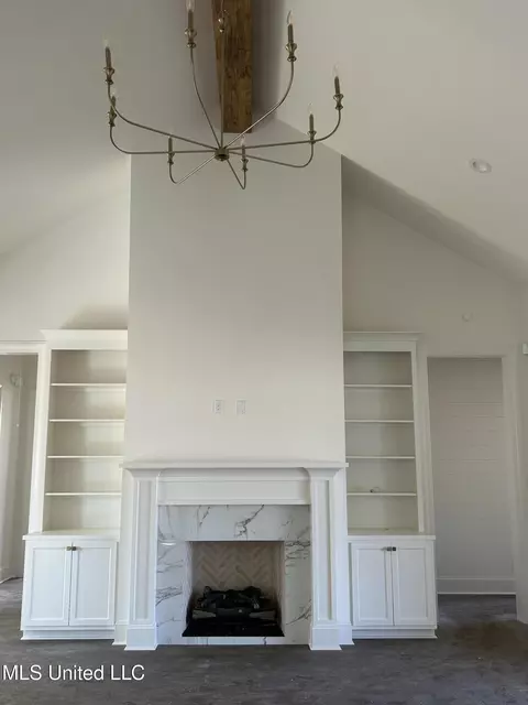 Living - 900 Fairburn Ct, Madison, MS 39110 photo 1 of 1