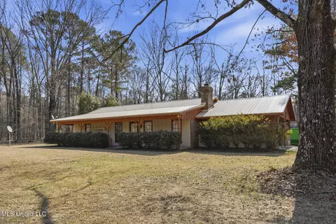 4221 Oakley Palestine Rd, Raymond, MS 39154