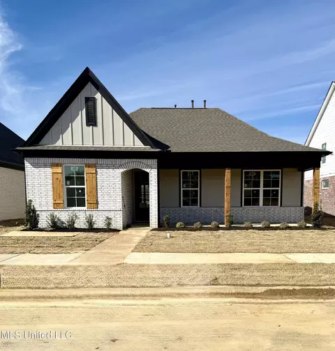 423 Sunflower St, Nesbit, MS 38651