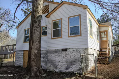 Exterior - 414 Downing St, Jackson, MS 39216 photo 3 of 5
