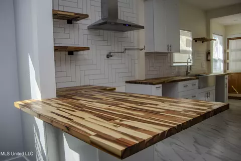 Kitchen - 414 Downing St, Jackson, MS 39216 photo 1 of 4