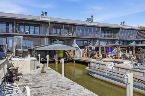 157 Dyke Rd #26, Ridgeland, MS 39157