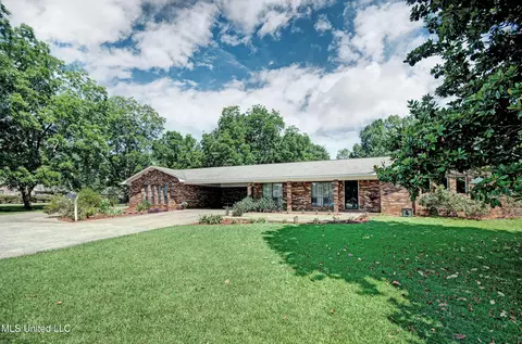 1302 W Highway 16, Carthage, MS 39051