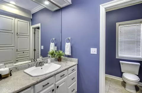 Bath - 1104 Pointe Cv, Brandon, MS 39042 photo 6 of 6