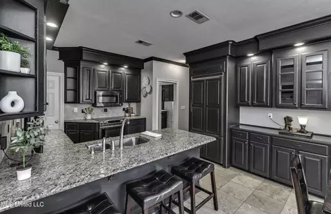Kitchen - 1104 Pointe Cv, Brandon, MS 39042 photo 1 of 6