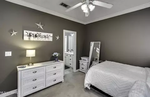 Bedroom - 1104 Pointe Cv, Brandon, MS 39042 photo 2 of 6