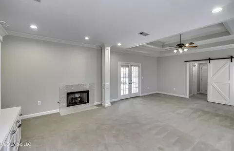 Living - 1104 Pointe Cv, Brandon, MS 39042 photo 2 of 4