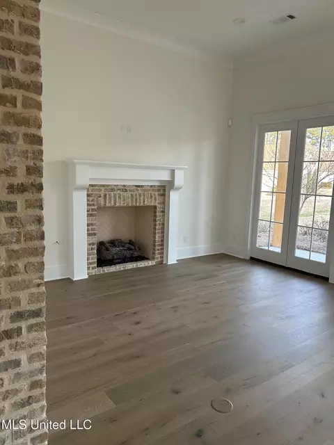 Living - 439 Crossvine Pl, Madison, MS 39110 photo 1 of 1