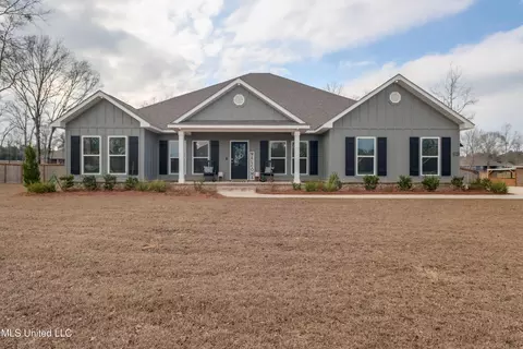 19040 Harrington Cir, Biloxi, MS 39532