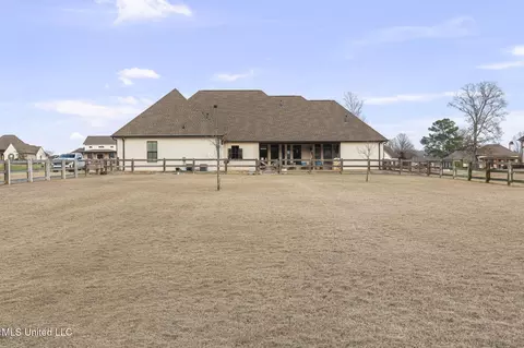 Exterior - 115 Crossview Pl, Brandon, MS 39047 photo 7 of 12