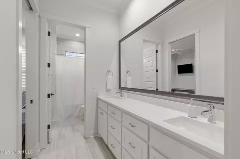 Bath - 115 Crossview Pl, Brandon, MS 39047 photo 4 of 6