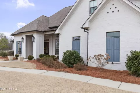Exterior - 115 Crossview Pl, Brandon, MS 39047 photo 2 of 12