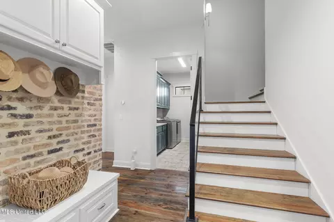 Entry Way - 115 Crossview Pl, Brandon, MS 39047 photo 4 of 5