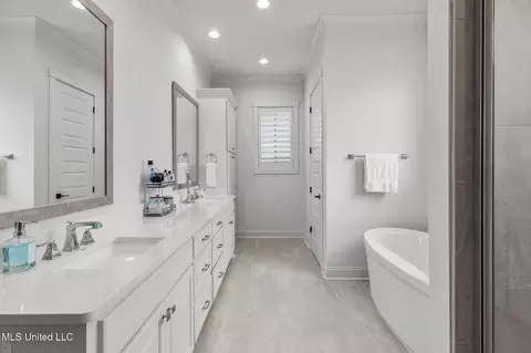 Bath - 115 Crossview Pl, Brandon, MS 39047 photo 2 of 6