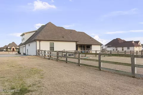 Exterior - 115 Crossview Pl, Brandon, MS 39047 photo 6 of 12