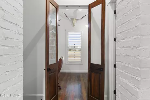 Entry Way - 115 Crossview Pl, Brandon, MS 39047 photo 2 of 5