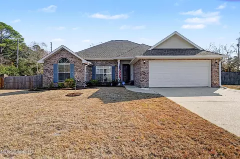 13720 Hidden Oaks Dr, Gulfport, MS 39503