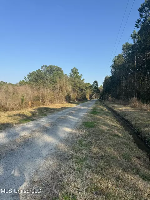 lot20 21 13th St, Bay Saint Louis, MS 39520