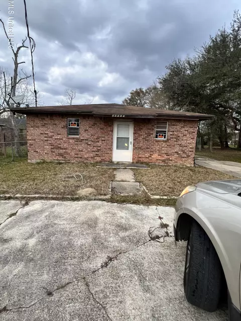 15070 Monroe St, Gulfport, MS 39501