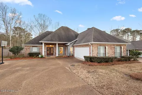 707 Highland Pl, Brandon, MS 39047