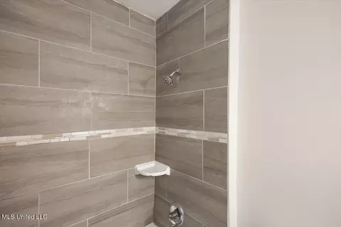 Bath - 5348 Keele St, Jackson, MS 39206 photo 1 of 3