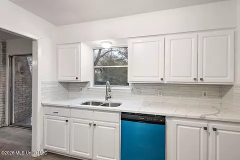 Kitchen - 5348 Keele St, Jackson, MS 39206 photo 3 of 3