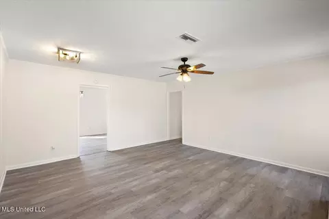 Living - 5348 Keele St, Jackson, MS 39206 photo 3 of 4