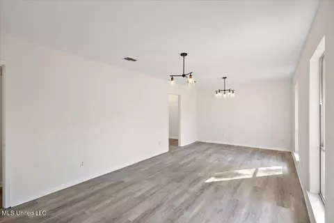 Living - 5348 Keele St, Jackson, MS 39206 photo 1 of 4