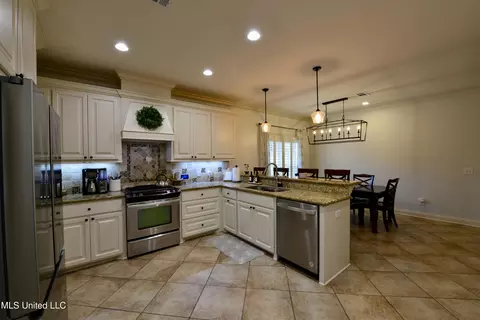 Kitchen - 103 Quarles Dr, Madison, MS 39110 photo 3 of 3