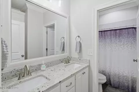 Bath - 606 Conti Dr, Brandon, MS 39042 photo 3 of 3